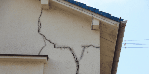 Blog - masonary cracks in building
